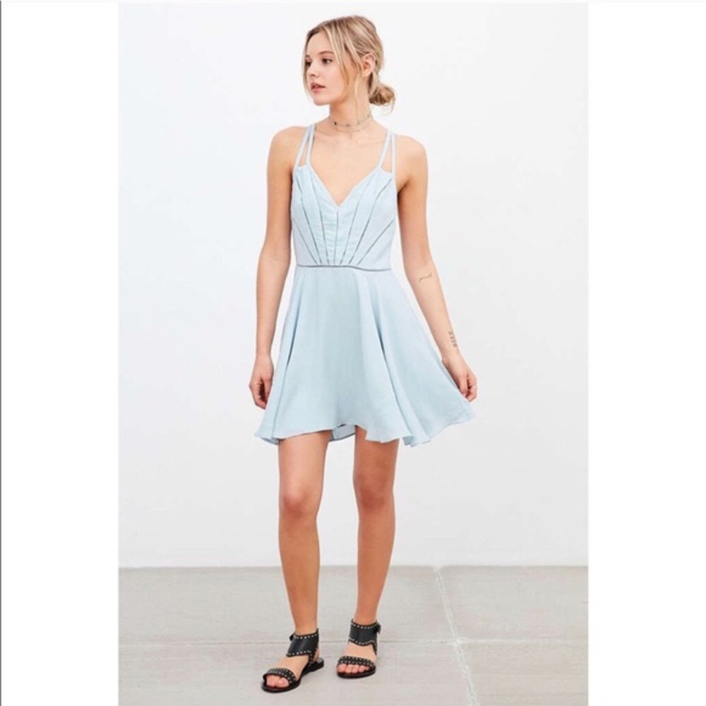 Silence + Noise Arianna Ladder Lace Alr Dusty Blur Soft Dress